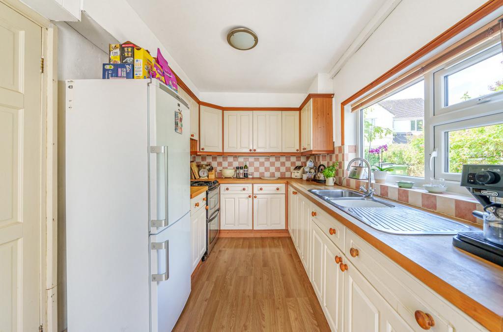 Bowling Green Avenue, Cirencester, Gloucestershire, GL7 4 bed detached house £525,000