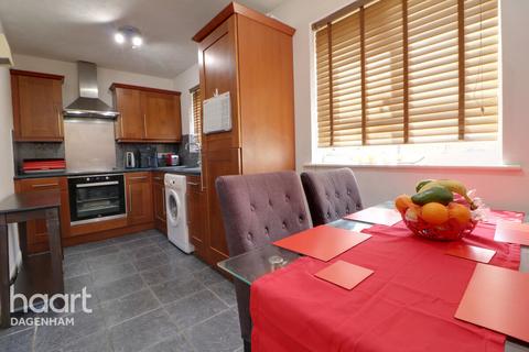 27 Wagstaff Gardens, Dagenham, RM9 4HQ