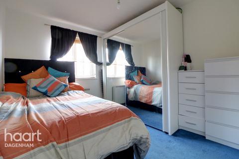 27 Wagstaff Gardens, Dagenham, RM9 4HQ
