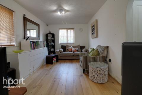 27 Wagstaff Gardens, Dagenham, RM9 4HQ