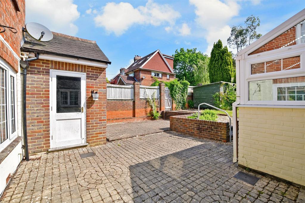 Common Hill, West Chiltington, West... 2 bed semidetached house £400,000
