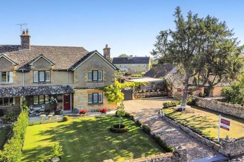 Pear Tree Villa Main Street, Willersey, Broadway, WR12 7PJ