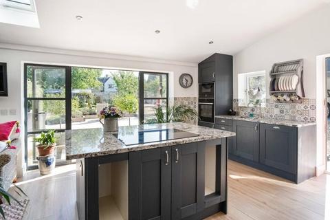 Pear Tree Villa Main Street, Willersey, Broadway, WR12 7PJ