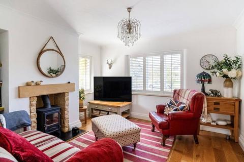 Pear Tree Villa Main Street, Willersey, Broadway, WR12 7PJ