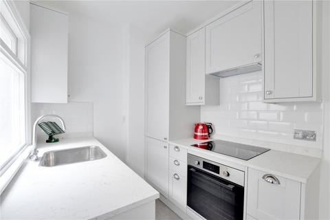 15 Reynolds Place, London, SE3 8SX