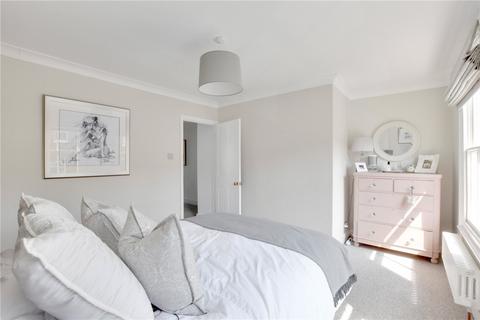 15 Reynolds Place, London, SE3 8SX