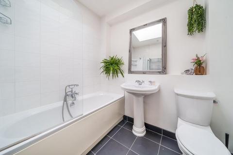 86a High Street, London, W3 6QX