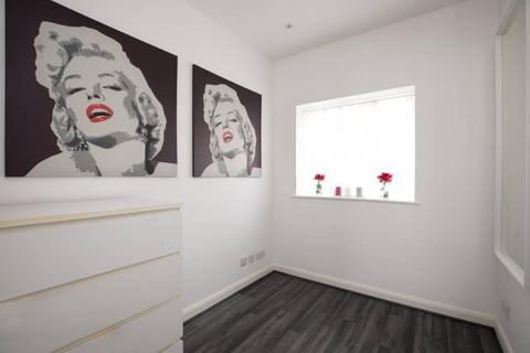 14 Herbert Road, Kingston Upon Thames, KT1 2SP