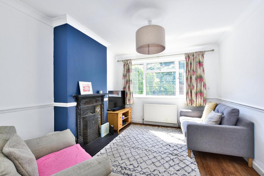 Kindersley Way, Abbots Langley... 3 bed semidetached house £625,000