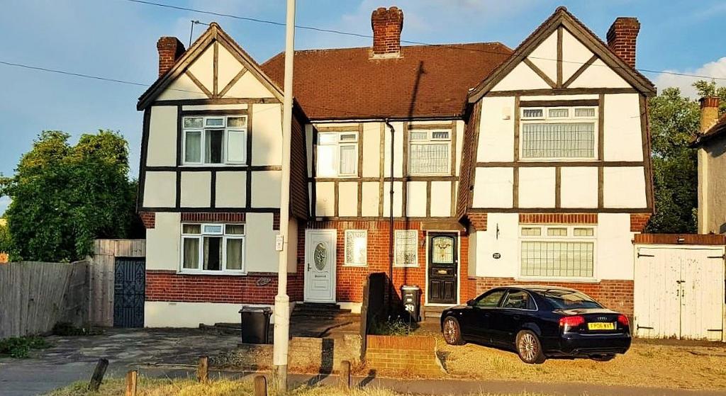 3 Bedroom house for rent in Chigwell *Good size