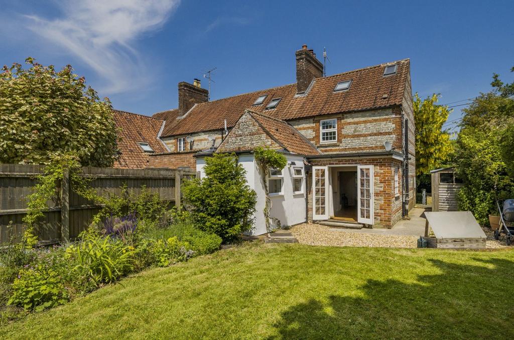 Hindon Road, Monkton Deverill, Warminster, BA12 3 bed cottage for sale