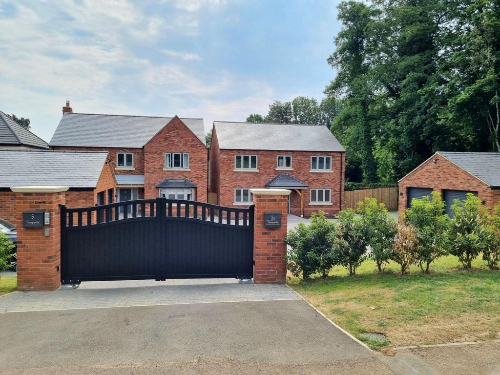 Thorpeville, Moulton, Northampton NN3... 4 bed detached house £600,000
