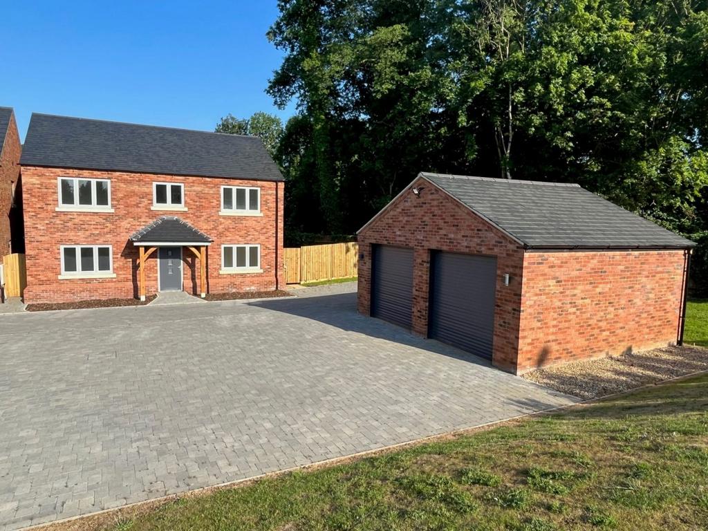 Thorpeville, Moulton, Northampton NN3... 4 bed detached house £600,000