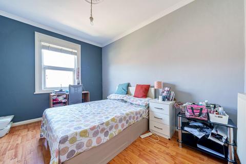 121 Engleheart Road, London, SE6 2EU