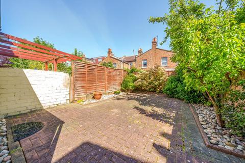 121 Engleheart Road, London, SE6 2EU