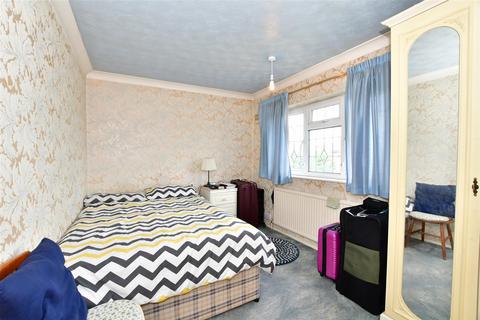 8 Kingaby Gardens, Rainham, RM13 7PH