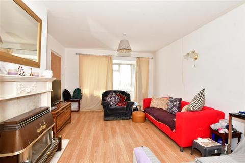 8 Kingaby Gardens, Rainham, RM13 7PH
