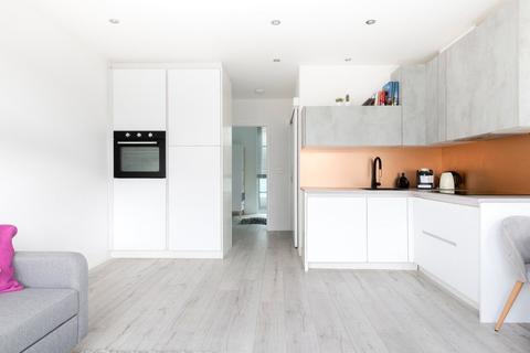 1 bedroom apartment to rent, 38b Maltings Place, 169, Tower  Road Bridge SE1