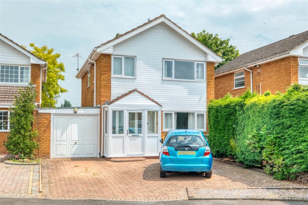 Fir Tree Road, Fernhill Heath... 3 bed link detached house - £340,000
