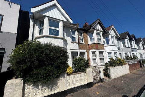 1 Burdett Avenue, Westcliff-on-sea, SS0 7JN