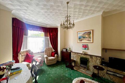 1 Burdett Avenue, Westcliff-on-sea, SS0 7JN