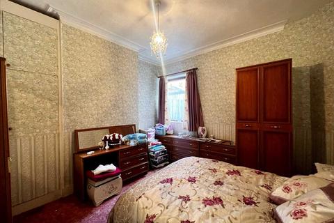 1 Burdett Avenue, Westcliff-on-sea, SS0 7JN