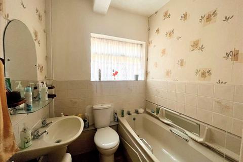 1 Burdett Avenue, Westcliff-on-sea, SS0 7JN