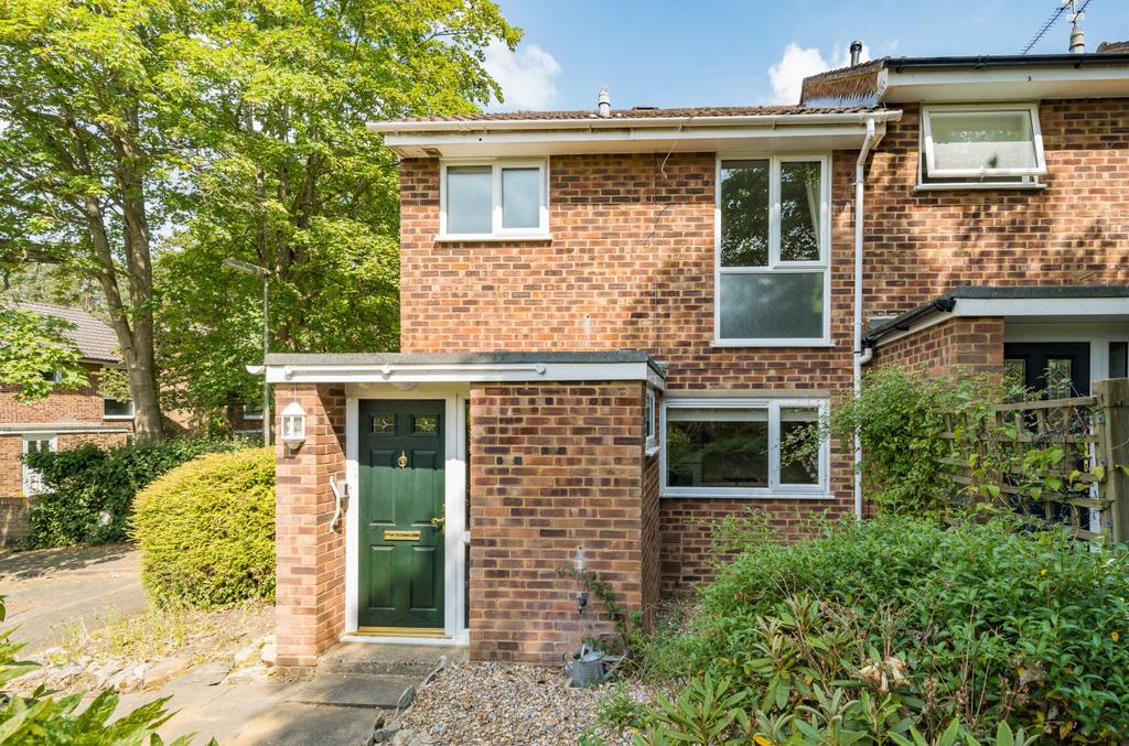 Longlands Way, Camberley, Surrey, GU15 3 bed end of terrace house for