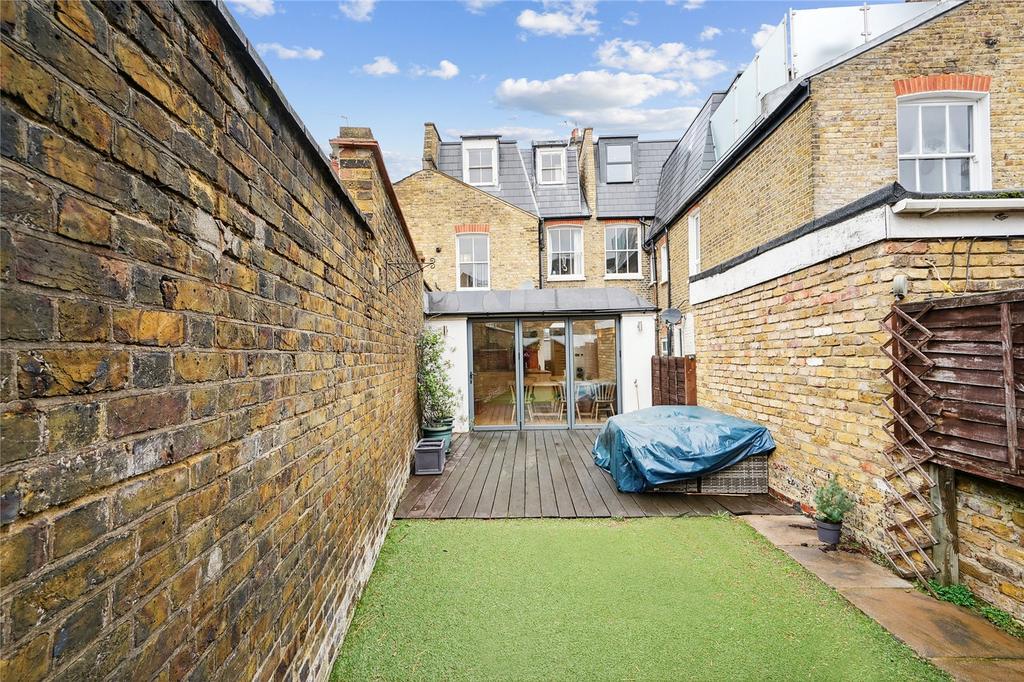 Lydden Grove, London, SW18 4 bed terraced house £3,800 pcm (£877 pw)