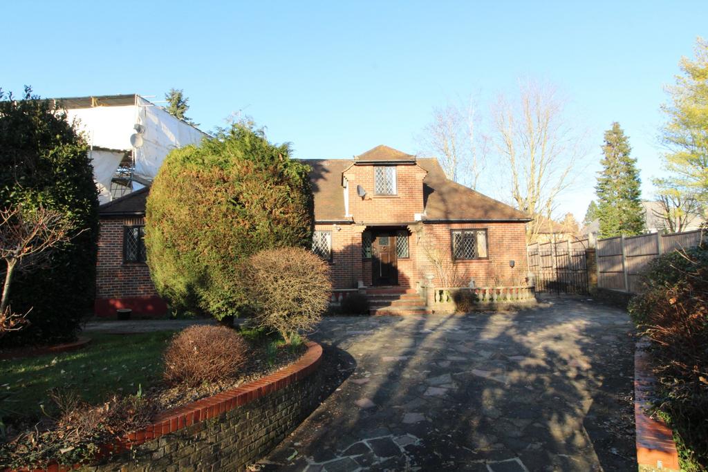 The Drive, Rickmansworth, WD3 5 bed detached house for sale £1,445,000