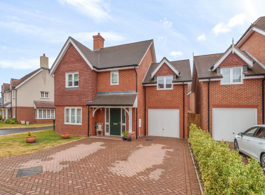 Tiger Moth Lane, Elstead, GU8 4 bed detached house for sale £750,000