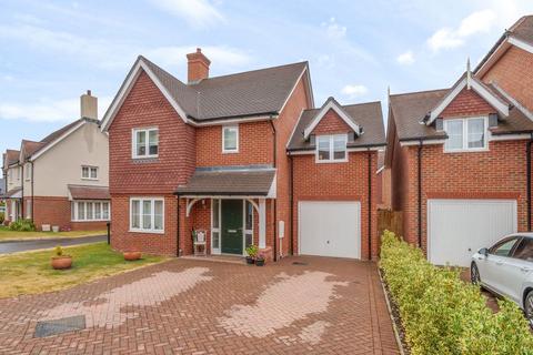 22 Tiger Moth Lane, Elstead, Godalming, GU8 6FD