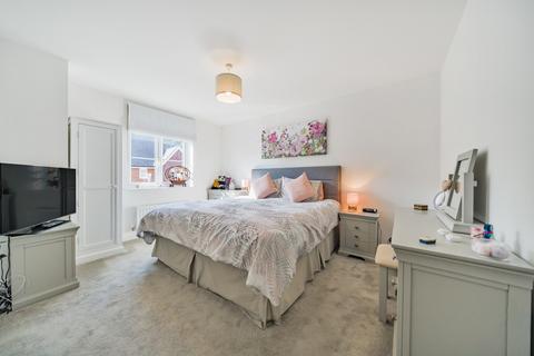 22 Tiger Moth Lane, Elstead, Godalming, GU8 6FD