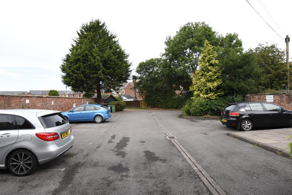 South Parade, Northallerton 1 bed apartment £550 pcm (£127 pw)