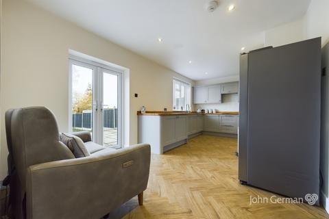 45 Pennycroft Road, Uttoxeter, ST14 7ER