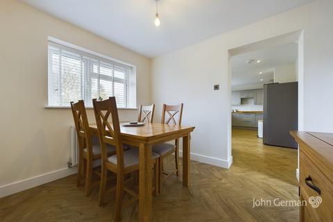 45 Pennycroft Road, Uttoxeter, ST14 7ER