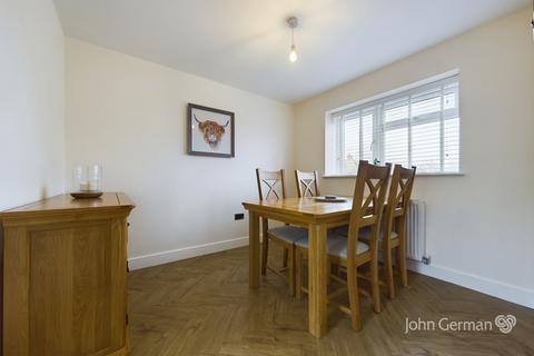 45 Pennycroft Road, Uttoxeter, ST14 7ER