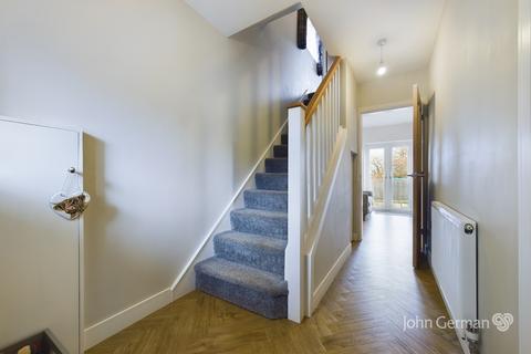 45 Pennycroft Road, Uttoxeter, ST14 7ER