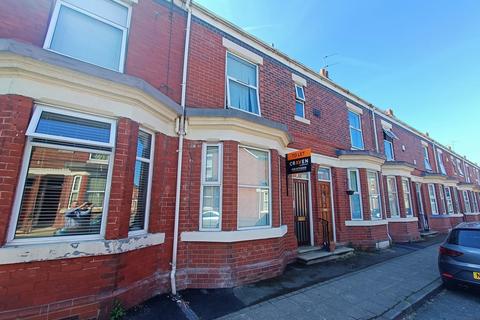 3 bedroom terraced house to rent, Pemberton Street, Old Trafford