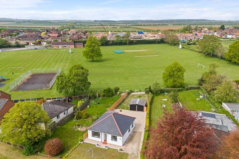 3 bedroom bungalow for sale, Brigg Road, Hibaldstow, North Lincolnshire, DN20