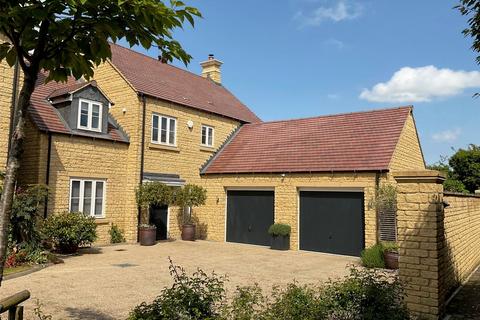 8 Barnard Crescent, Broadway, WR12 7ES
