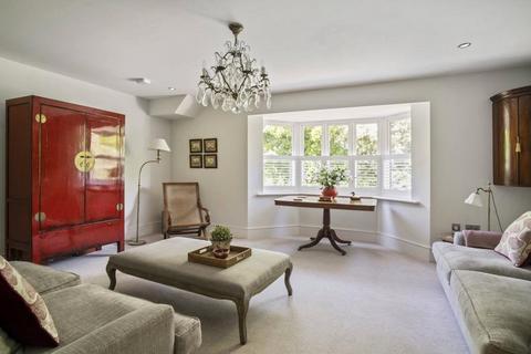 8 Barnard Crescent, Broadway, WR12 7ES