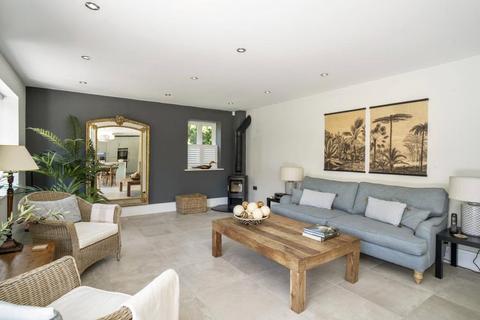 8 Barnard Crescent, Broadway, WR12 7ES