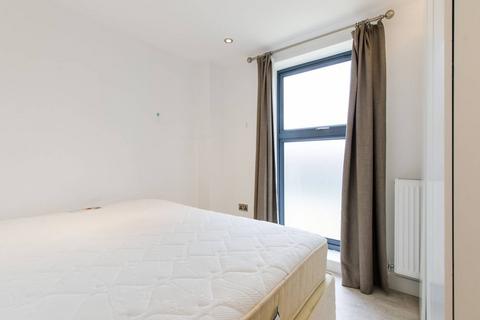 2 bedroom flat for sale, Wandsworth Road, Nine Elms, London, SW8
