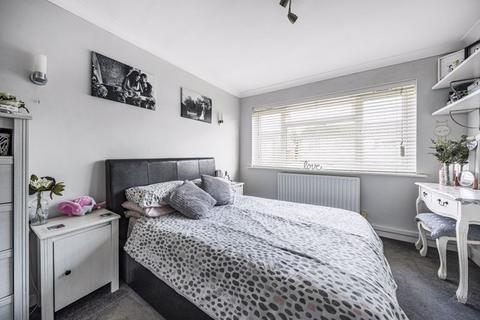 21 Swallowdale, South Croydon, CR2 8SG