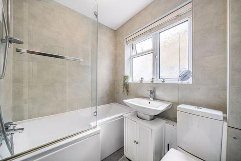 21 Swallowdale, South Croydon, CR2 8SG