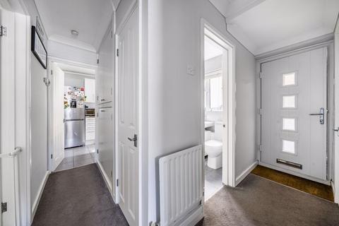 21 Swallowdale, South Croydon, CR2 8SG