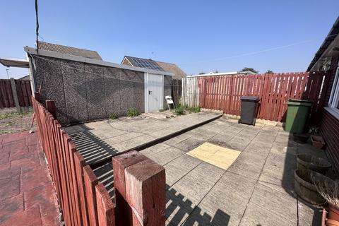 14 Tyersal Close, Bradford, BD4 8HE