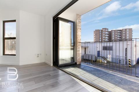 2 bedroom apartment to rent, Woodcote Road, Wallington