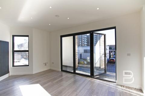 2 bedroom apartment to rent, Woodcote Road, Wallington